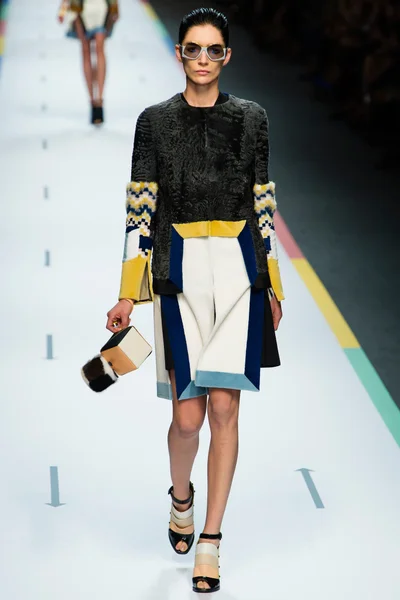 Look 1